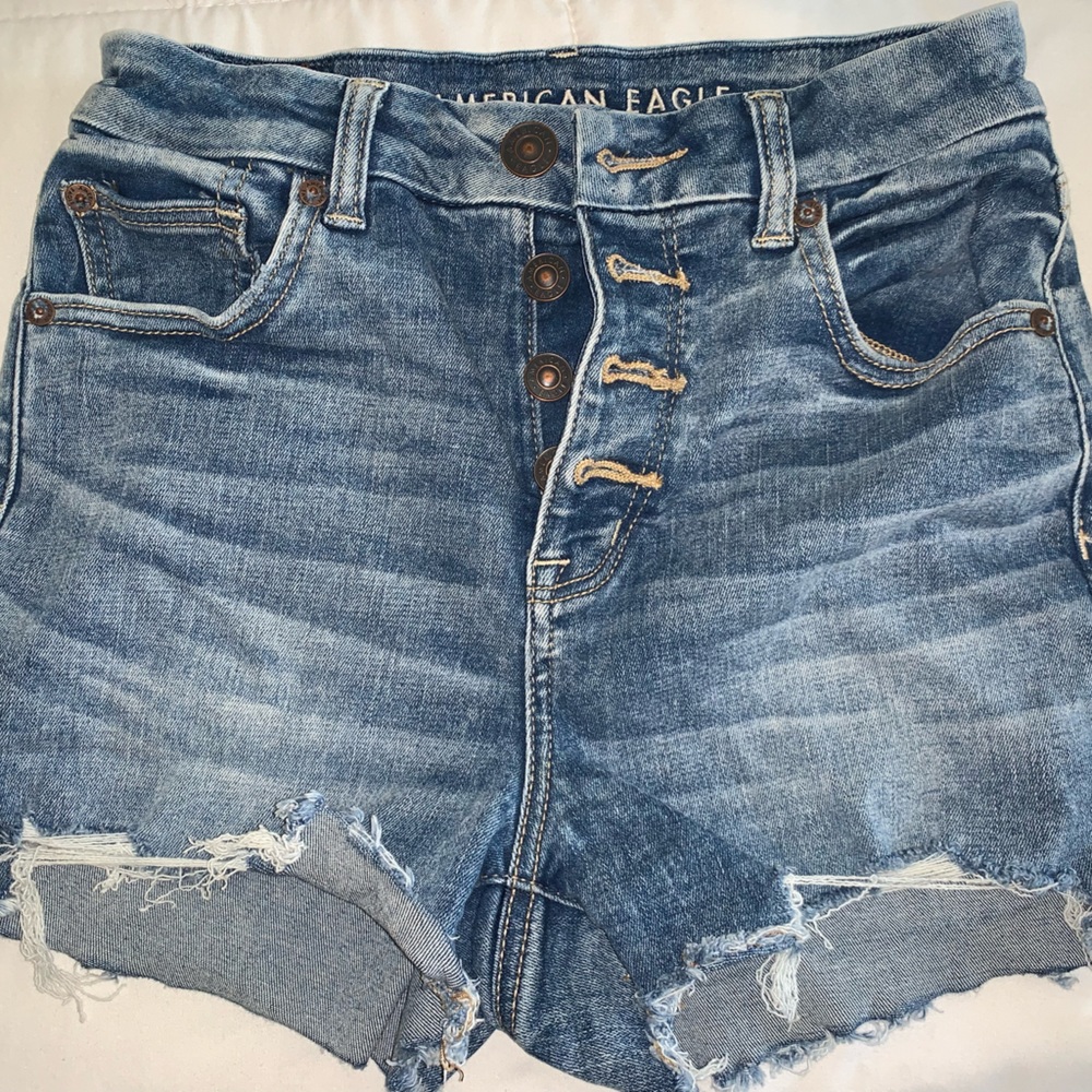 High waisted American Eagle shorts.
